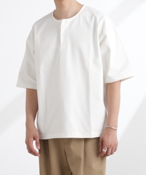 

Футболка-поло, плотная, с широким воротником и короткими рукавами NANO universe, белый