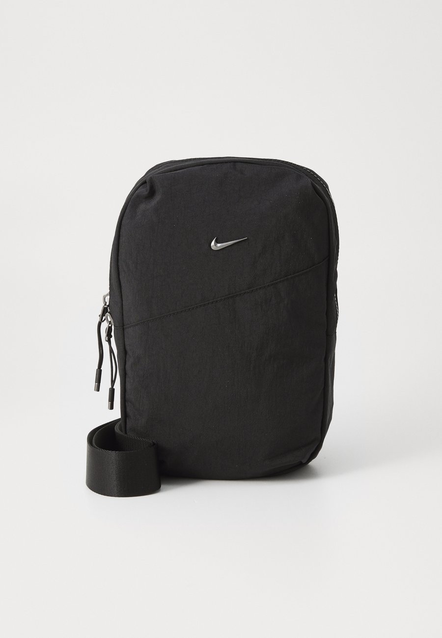 

Сумка кросс-боди Nike Sportswear AURA, Black/Black/(Gunmetal)/Black