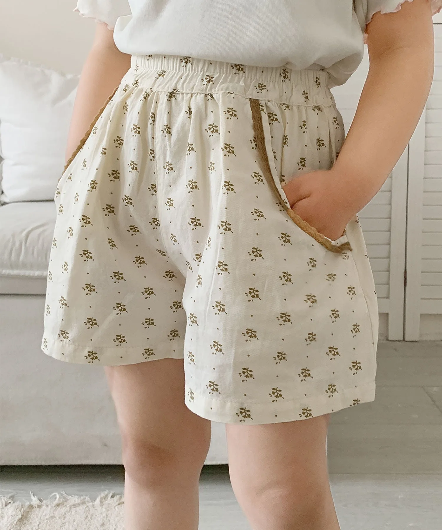 Детские шорты с цветочным принтом Aimoha Kids, off white