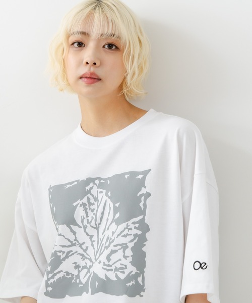 

Футболка с круглым вырезом и принтом в виде листьев, свободного кроя OUTDOOR EXCHANGE, белый