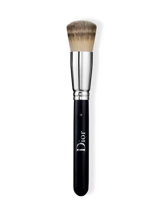 Кисть для нанесения жидкой тональной основы Backstage Full Coverage Fluid Foundation Brush 12 DIOR