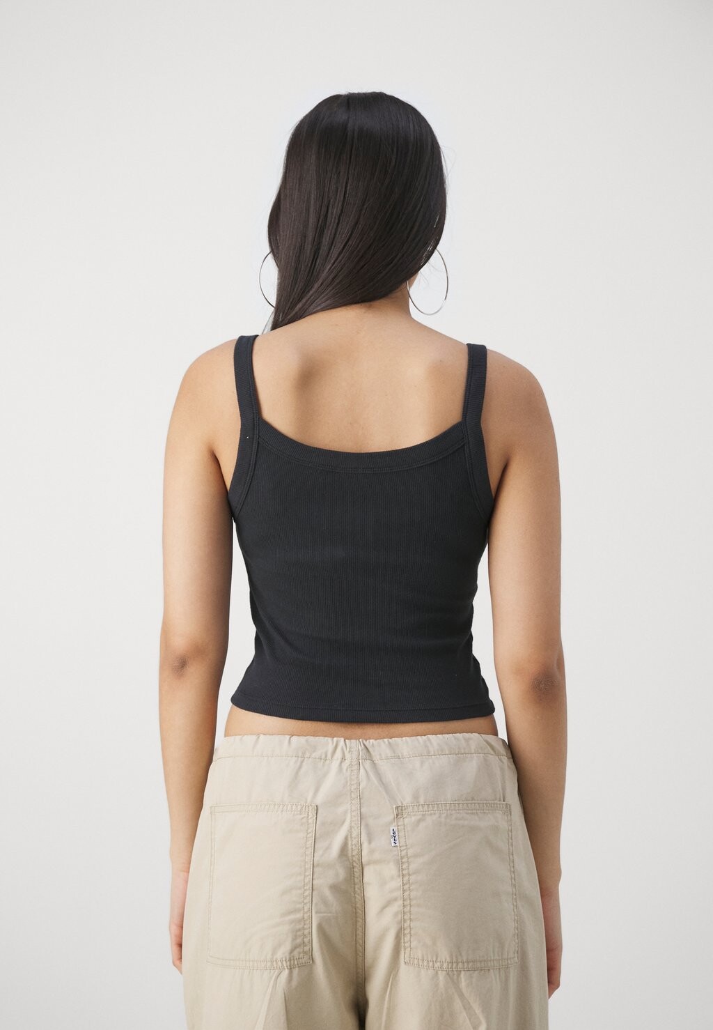 Топ ESSENTIAL SPORTY Levi's, цвет caviar — фото 4