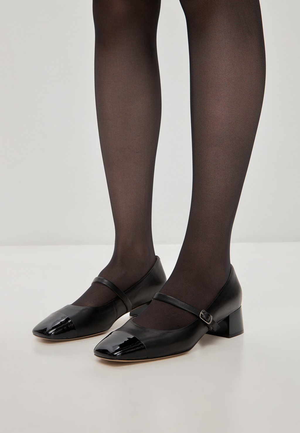 Классические туфли на каблуке BLOCK HEELS Cesare Gaspari, черный