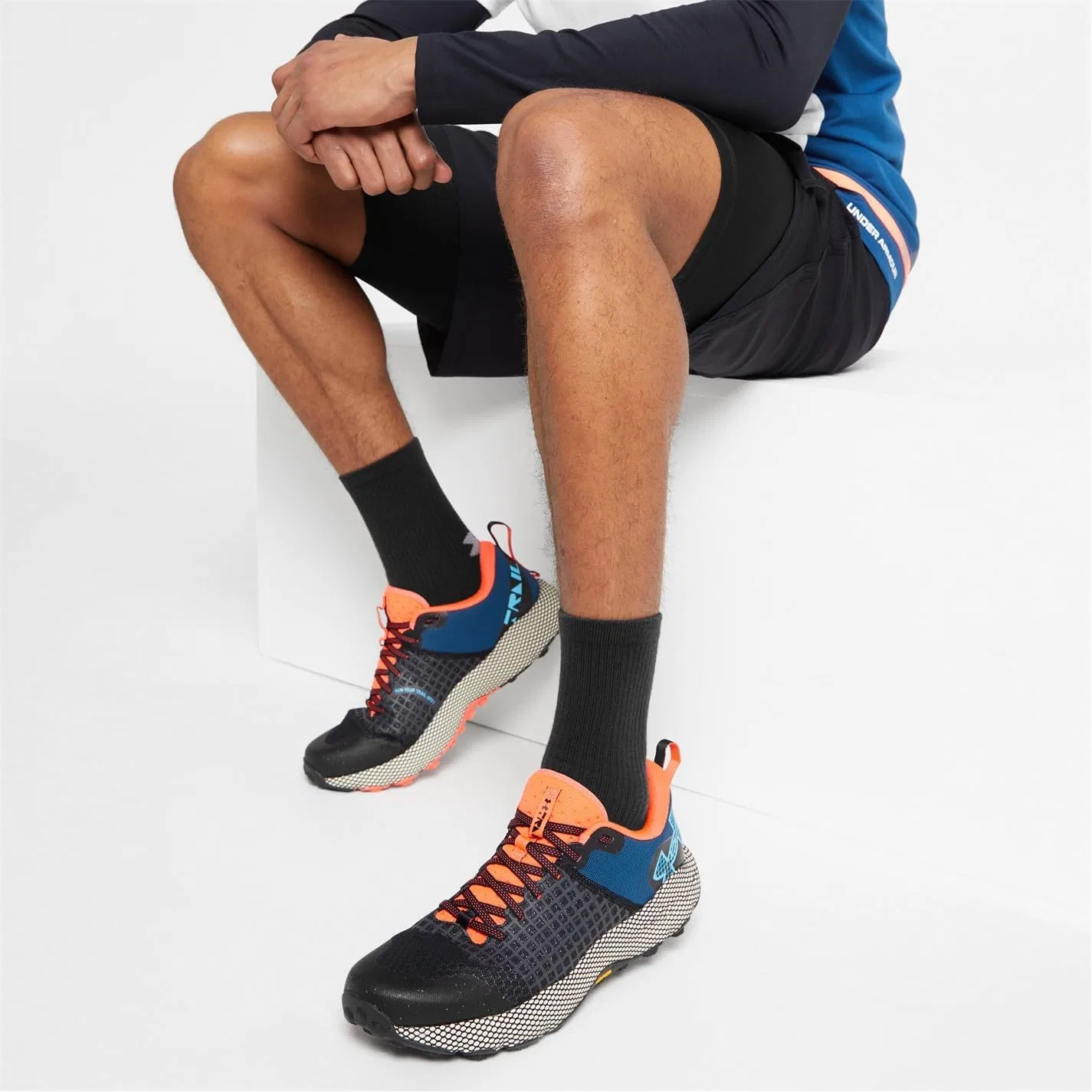 Кроссовки для бега по пересеченной местности Under Armour U HOVR DS Ridge, черные — фото 2