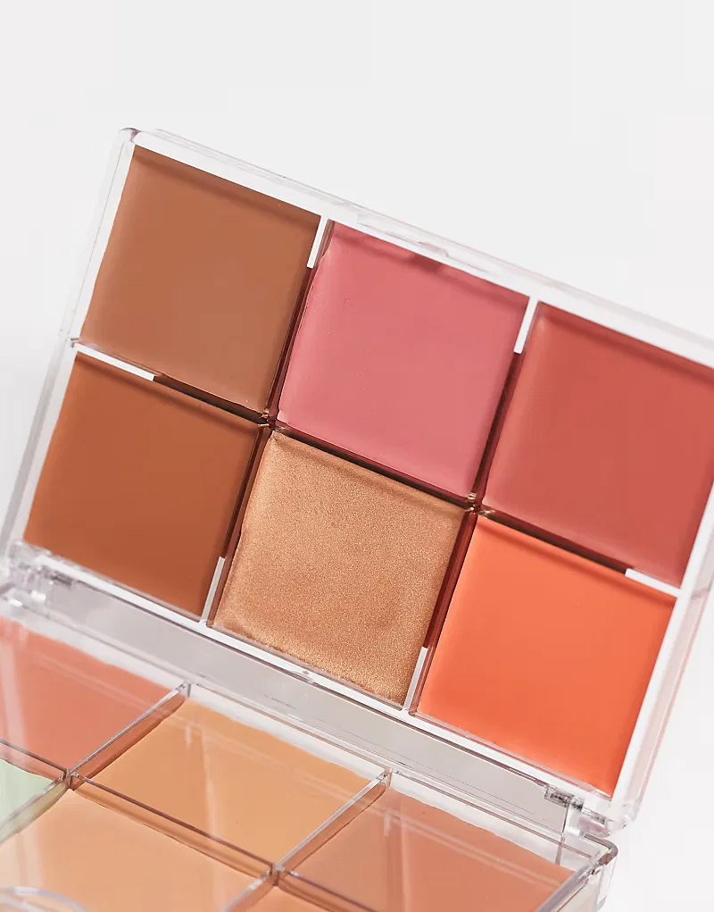 Палетка для лица Revolution Everything Base Face Icon Complexion Palette, Medium — фото 4