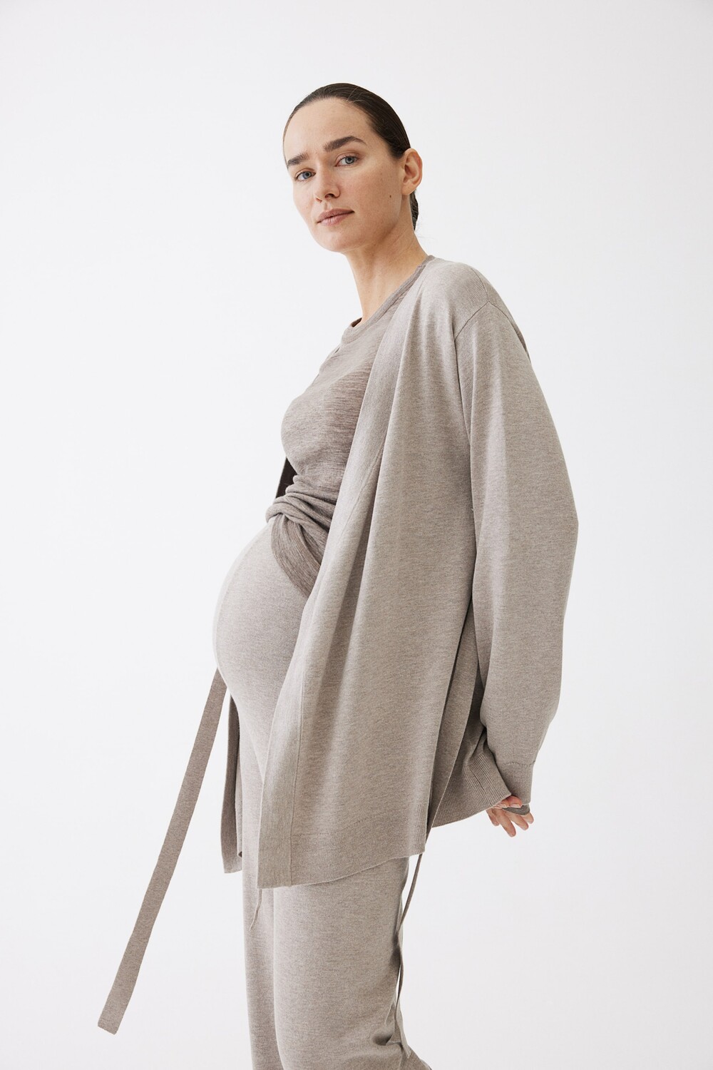 

Мама связала брюки. H&M, бежевый