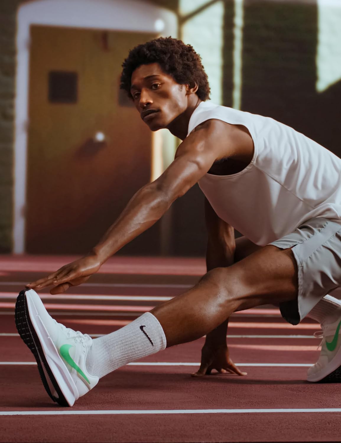 Мужские кроссовки для бега по шоссе Nike Run Swift 3, зеленый/белый/зеленый — фото 2
