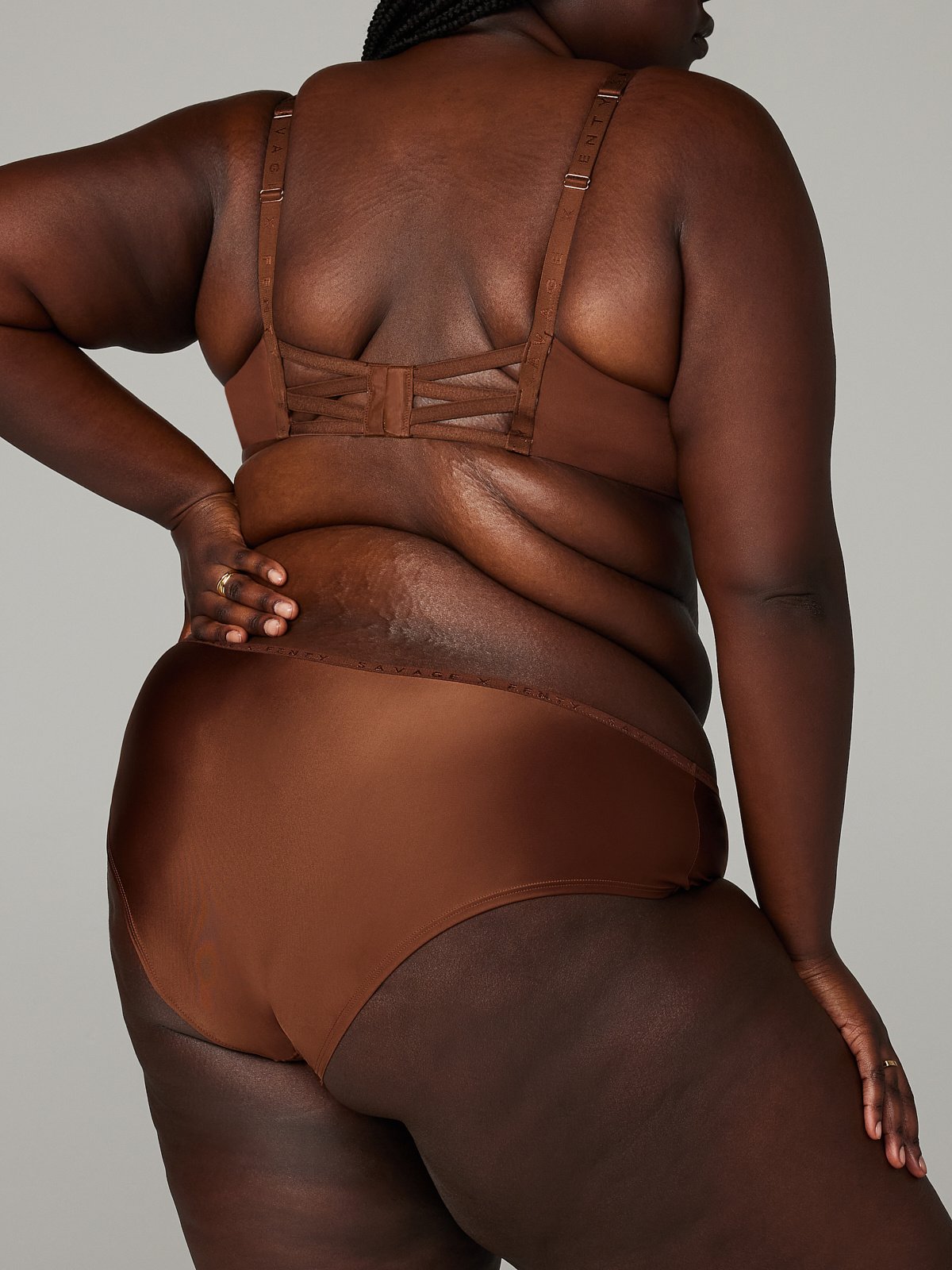 

Трусики-хипстеры Savage X Fenty Microfiber, цвет Brown Sugar Nude