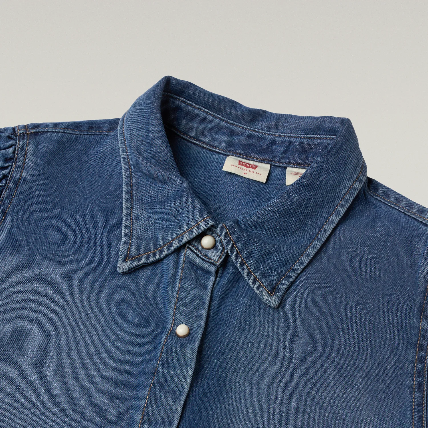 Levis Рубашка Women's Blue Lapel Moderate Denim — фото 4