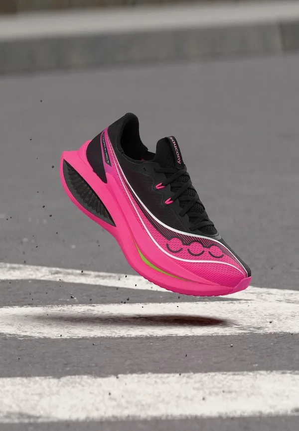 Кроссовки для бега по шоссе endorphin pro 5 Saucony, Black/Shock