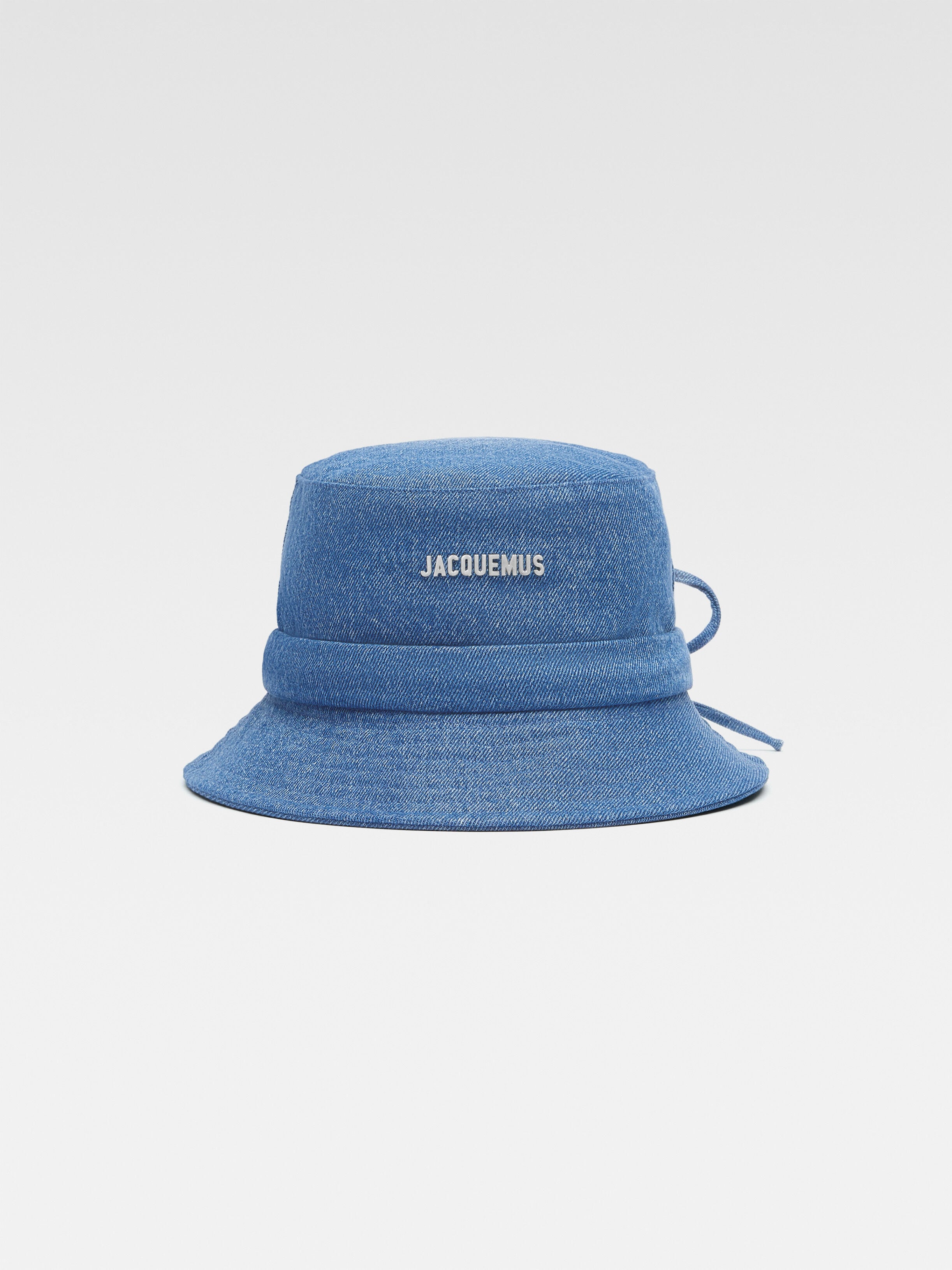 

Завязанная шляпа-ведро JACQUEMUS The Gadjo bucket hat, синий