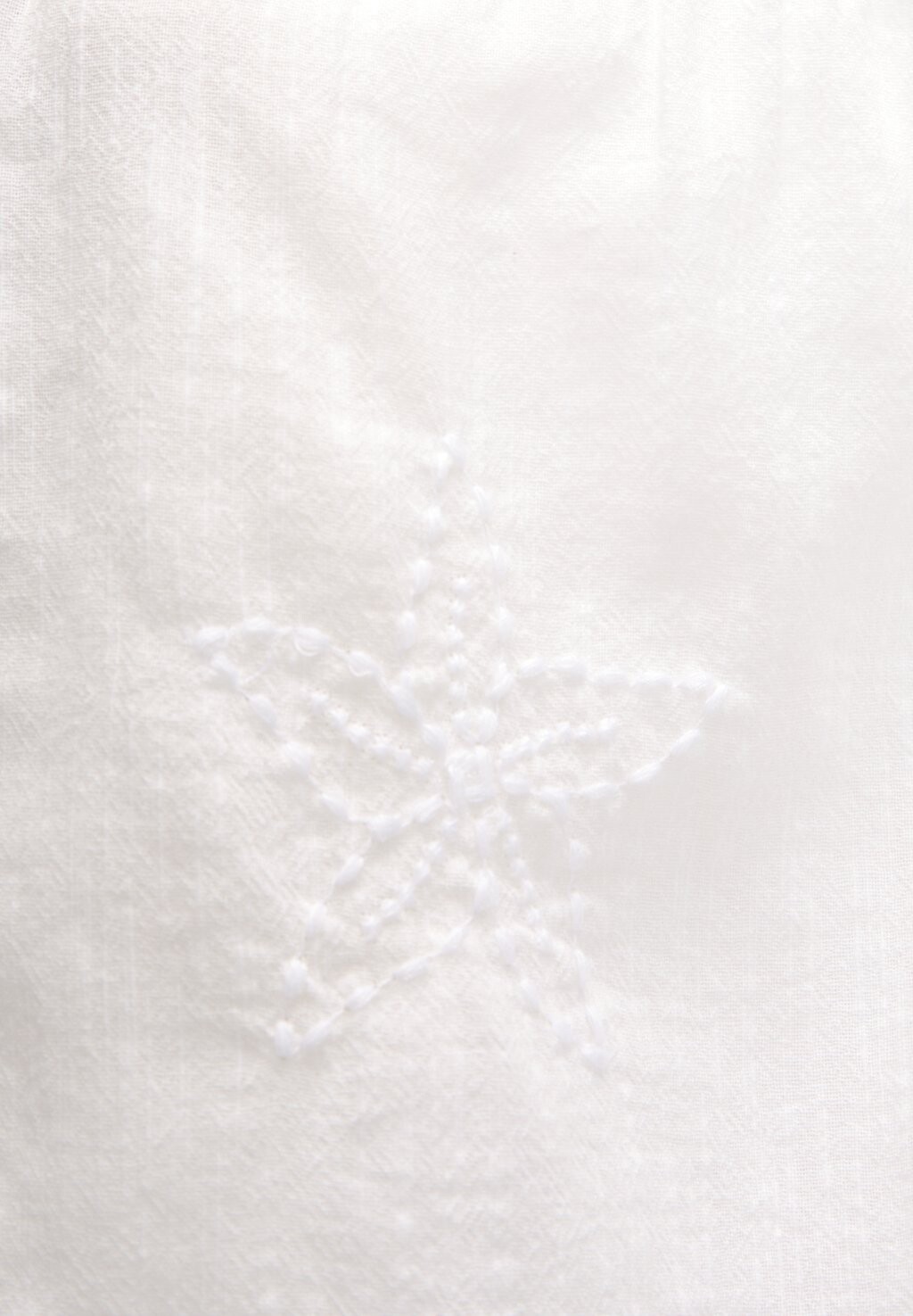 

Шорты EMBROIDERED RUSTIC PULL&BEAR, белый