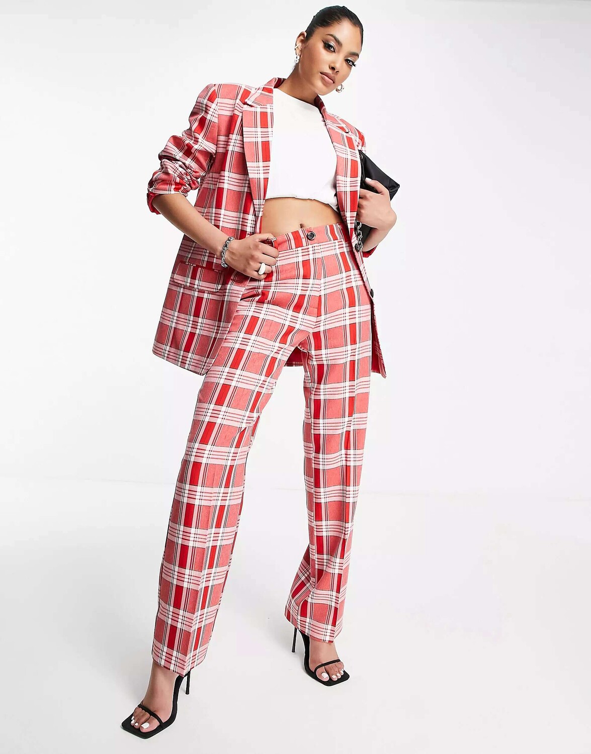 

Узкие прямые костюмные брюки в красную клетку ASOS Mix & Match