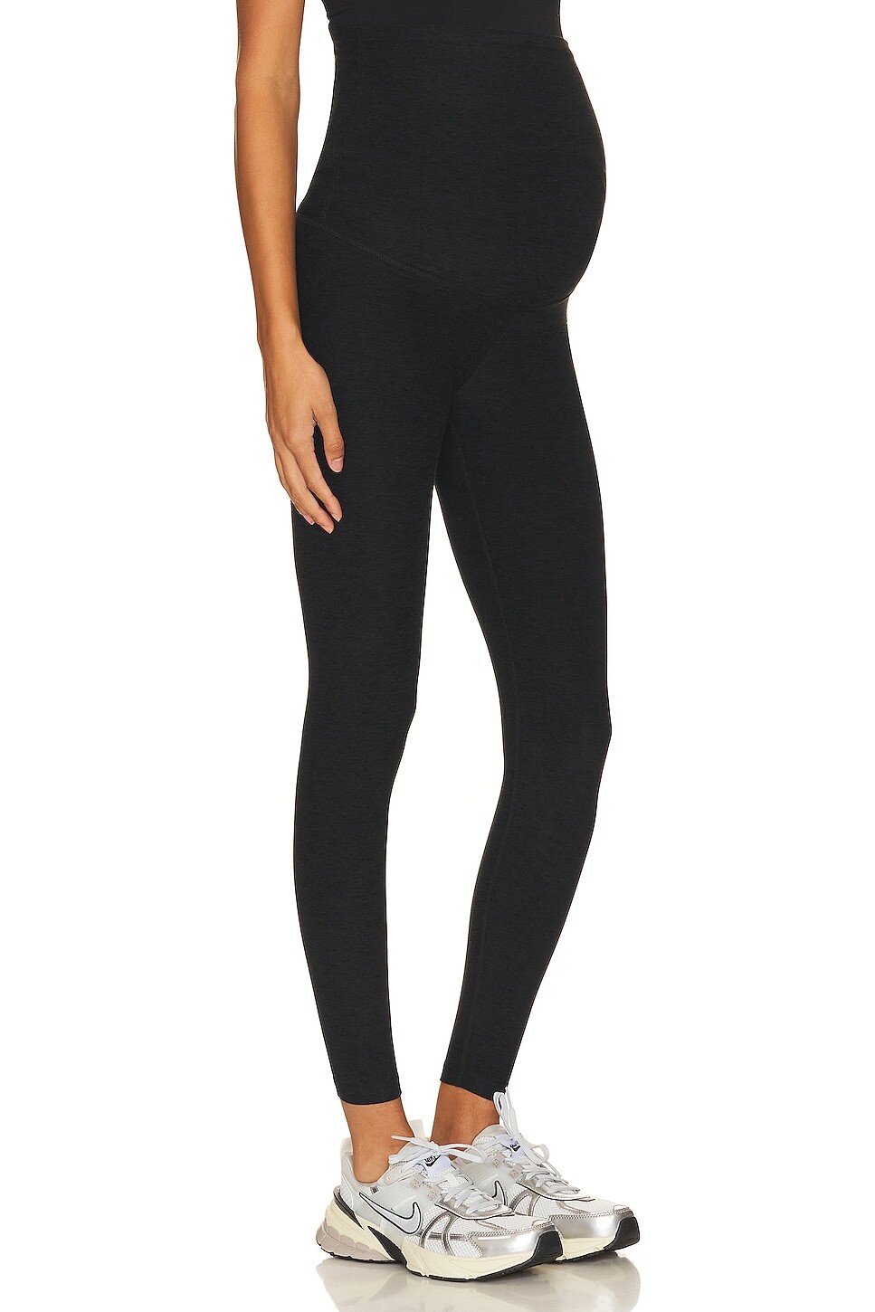 

Леггинсы Beyond Yoga Spacedye Love The Bump Maternity Midi, цвет Darkest Night