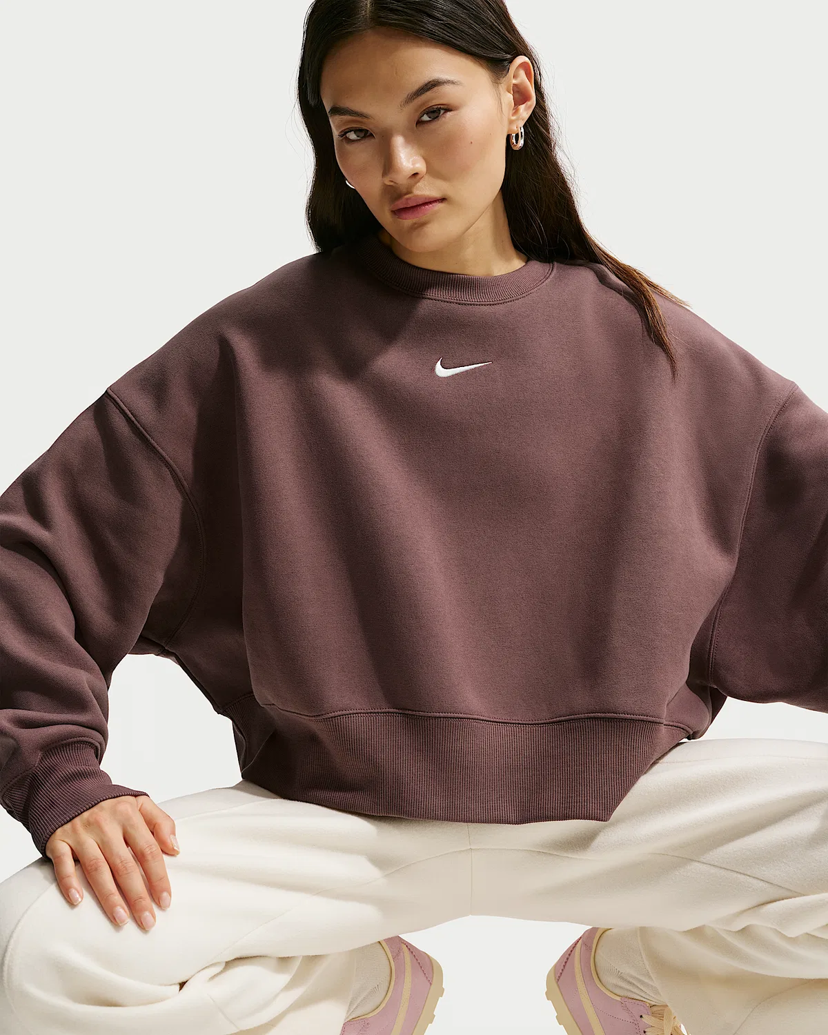 Женский оверсайз-свитшот с круглым вырезом Nike Sportswear Phoenix Fleece, Tattoo/Sail — фото 3