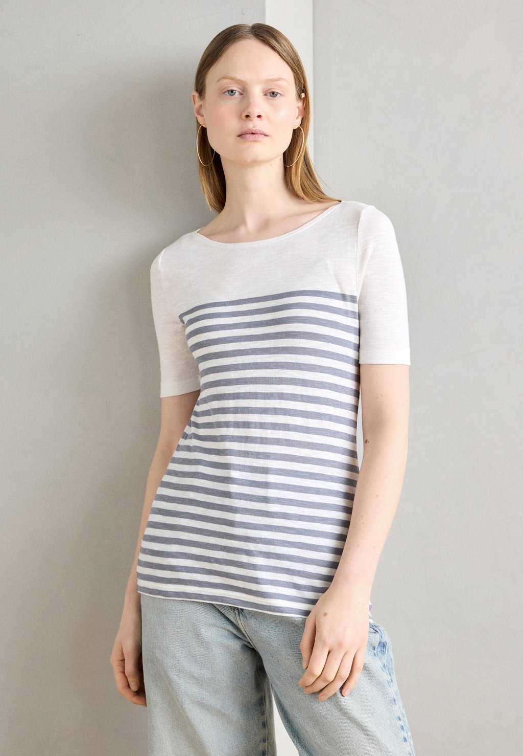 

Футболка с принтом SHORT SLEEVE BOAT NECK STRIPED Marc O'Polo, светло-голубой