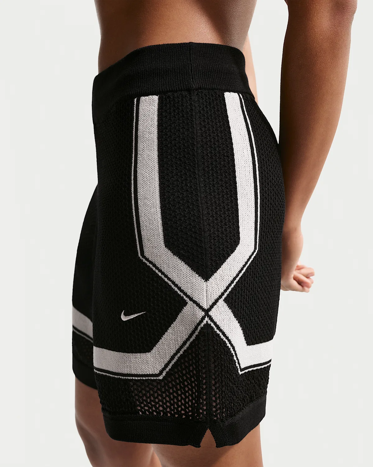 Женские шорты со средней посадкой Nike Sportswear Chill Knit, Black/Chalk/Chalk — фото 3