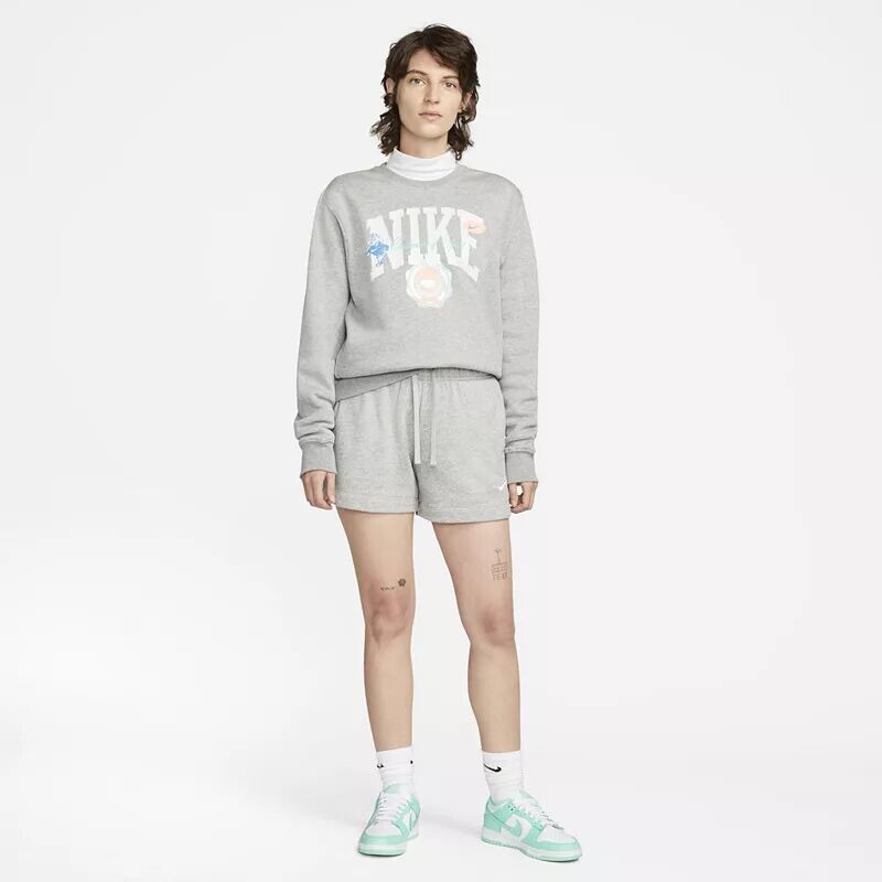 Женские флисовые шорты Nike Sportswear Club со средней посадкой — фото 2