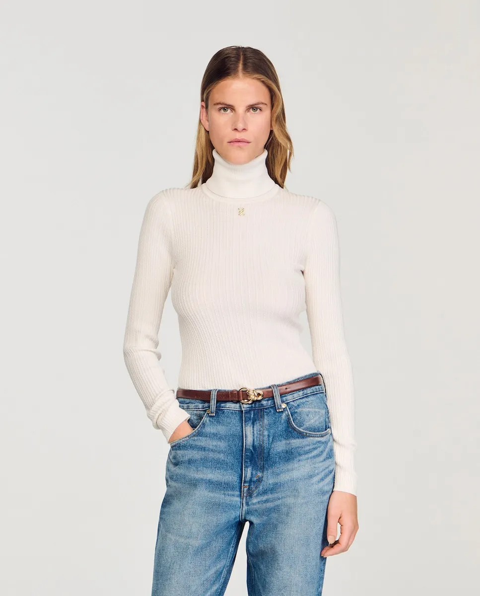 

Женский свитер с высоким воротником Sandro, белый