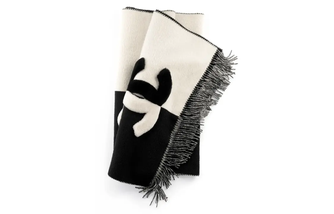 

CHANEL Шаль женская черно-белая, Black White