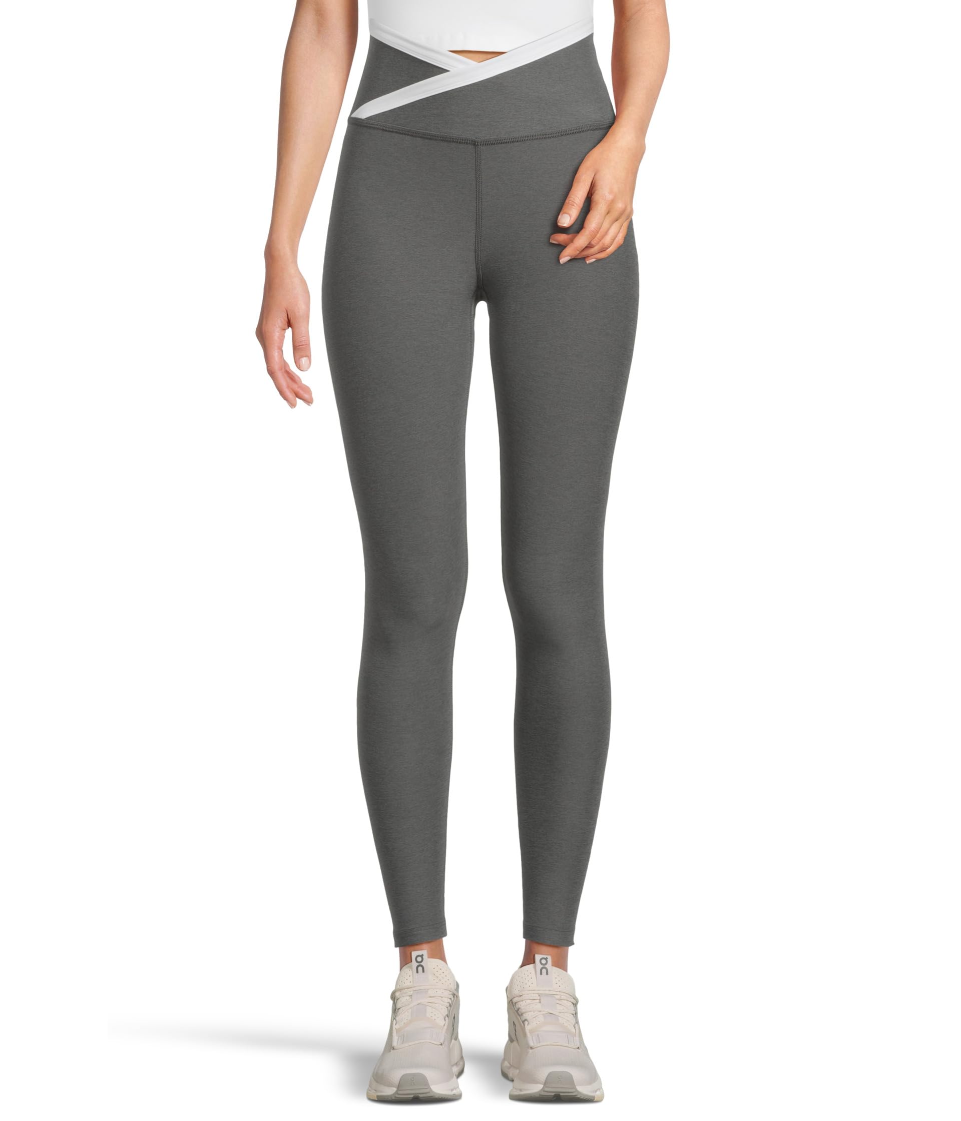 

Брюки Beyond Yoga Spacedye Outlines High Waisted Midi Leggings, цвет True Gray Heather/Cloud White