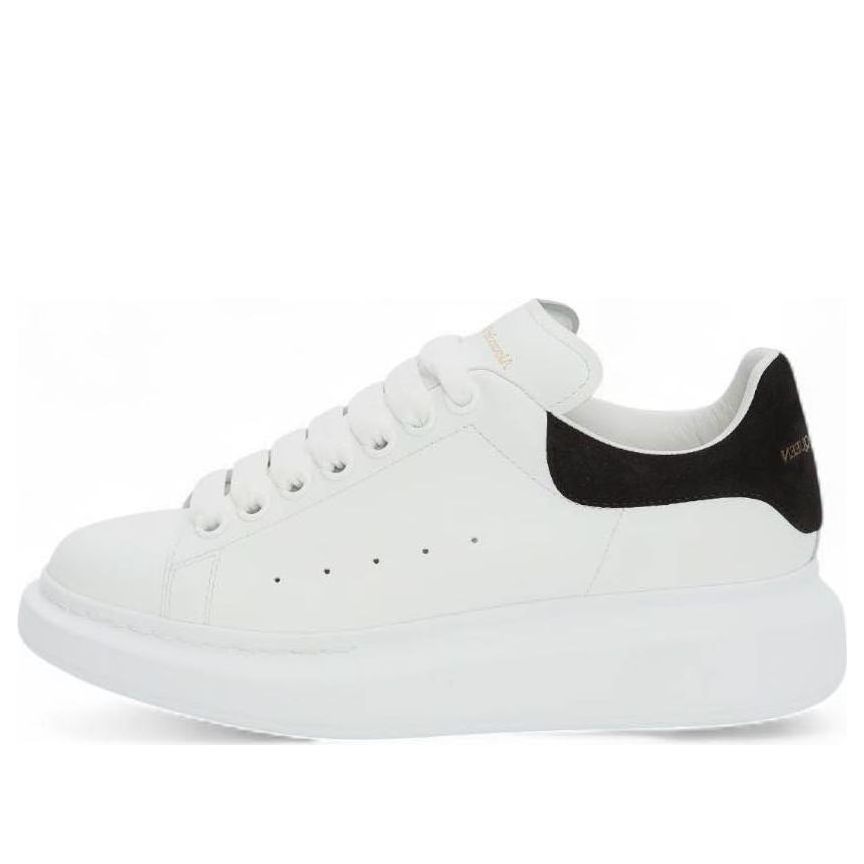 Кроссовки (WMNS) Alexander McQueen Oversized Sneaker 'White Black' 2024, белый