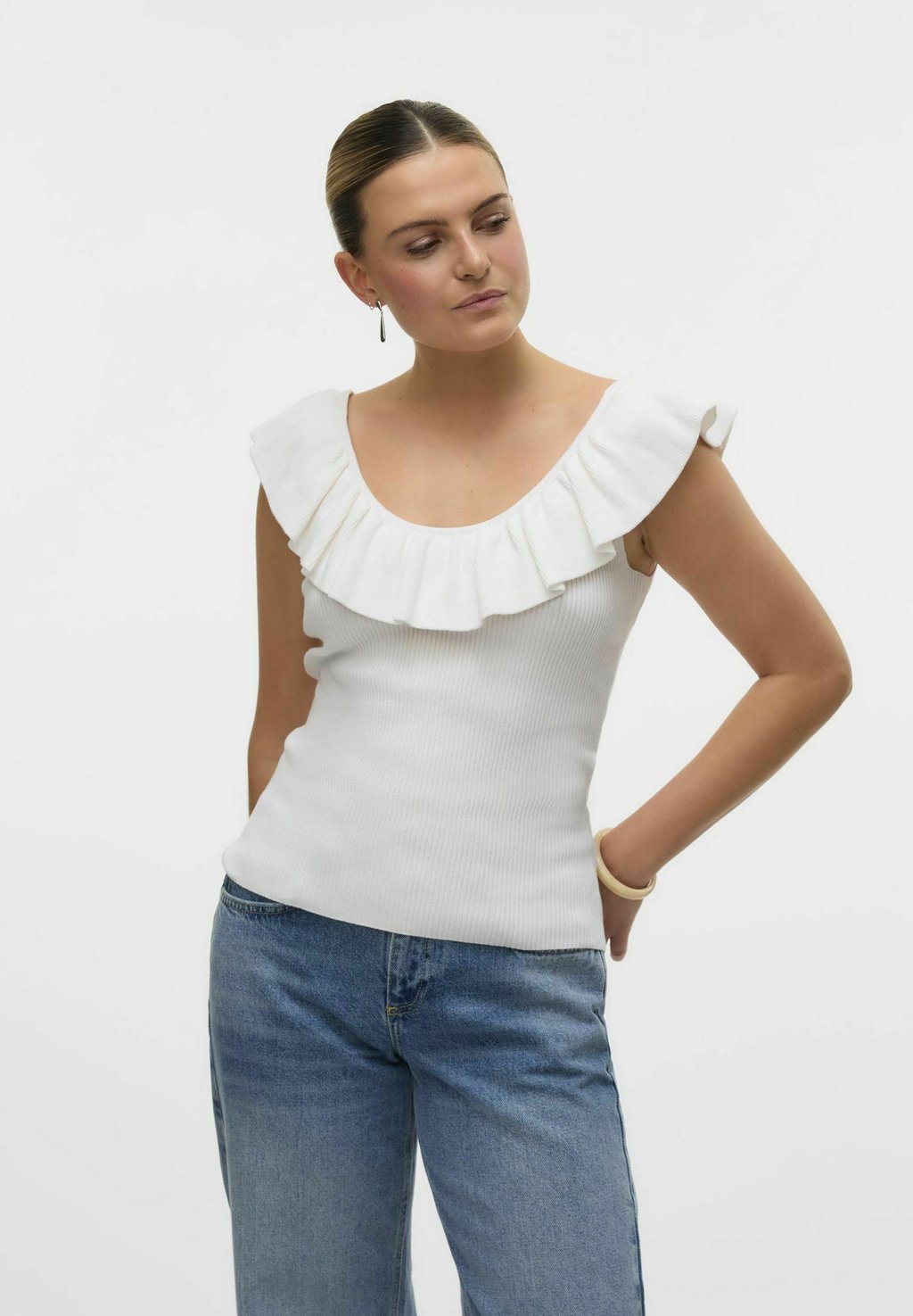 

Топ VMSILJE RUFFLE Vero Moda, молочный