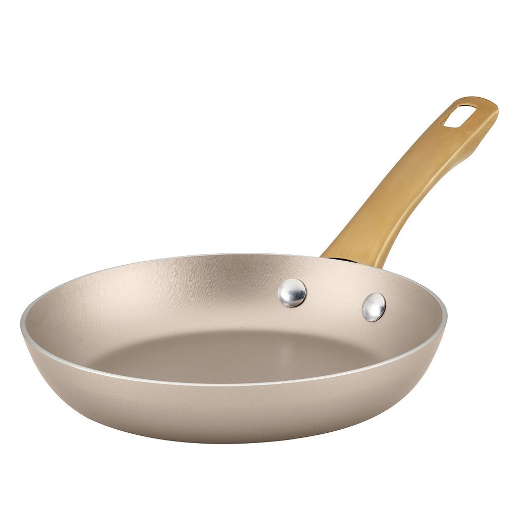 

Farberware Radiant Nonstick 8 на сковороде, бежевый
