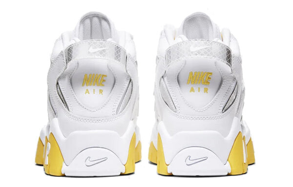 Кроссовки воздушный барьер средний Nike, белый — фото 4
