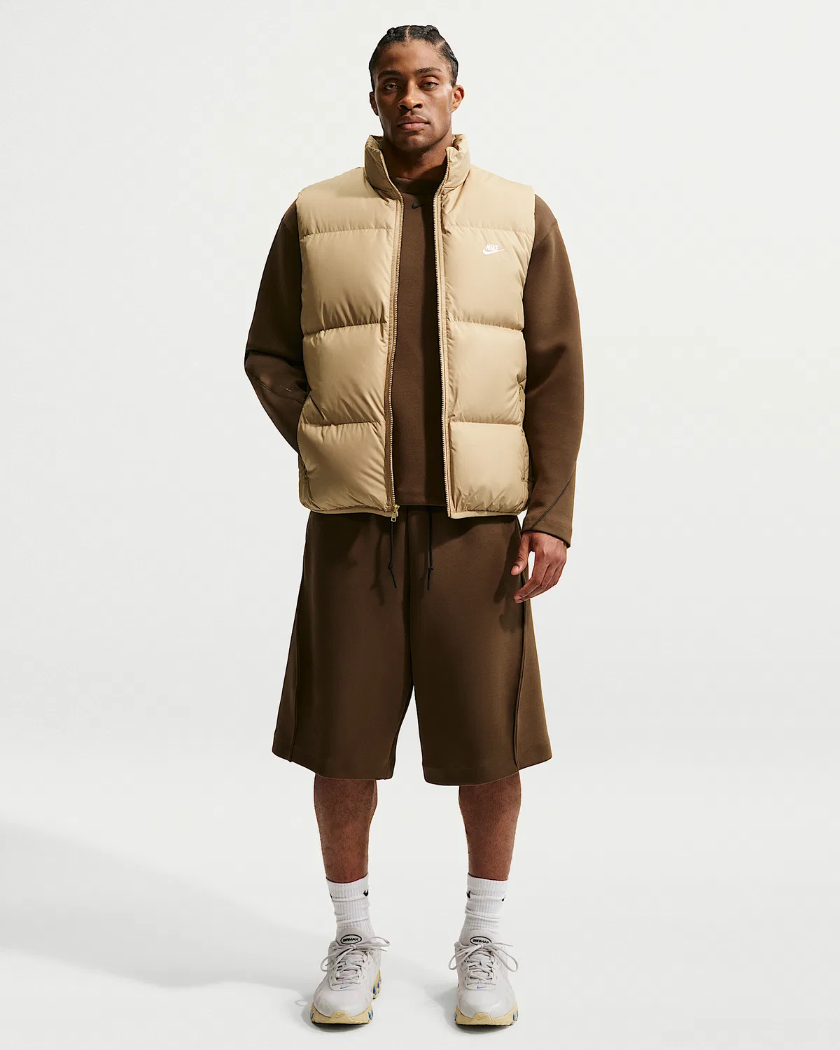 Мужской пуховый жилет Therma-FIT Nike Sportswear Club, Parachute Beige/White — фото 4