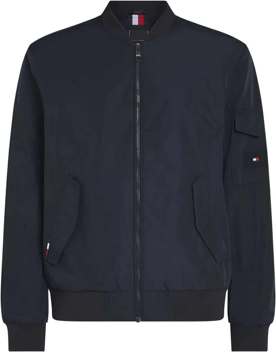 

Куртка Tommy Hilfiger Big & Tall "BT-RECYCLED BOMBER-B", большие размеры с нашивкой-логотипом, цвет Desert Sky