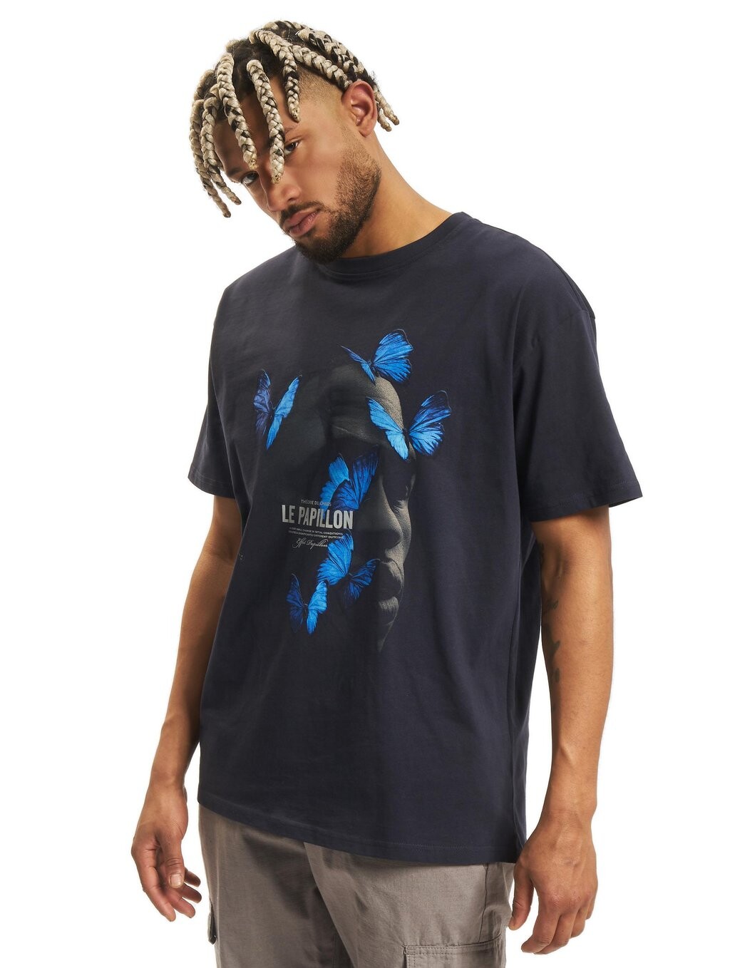 

Футболка с принтом Le Papillon Oversize Upscale by Mister Tee, темно-синяя