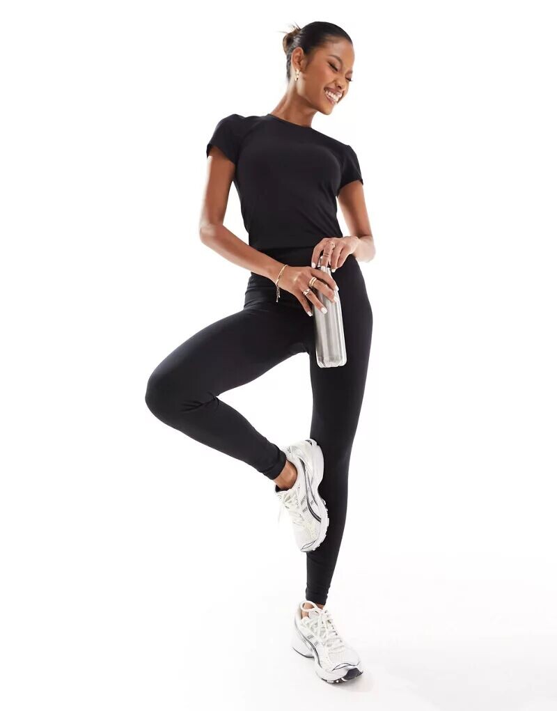 

Мягкие черные леггинсы для йоги ASOS Icon