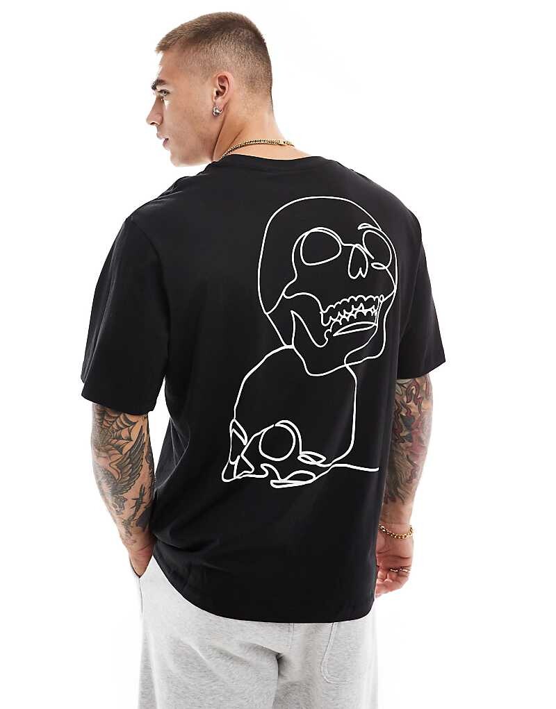 

Jack & Jones – черная футболка оверсайз с принтом черепа на спине