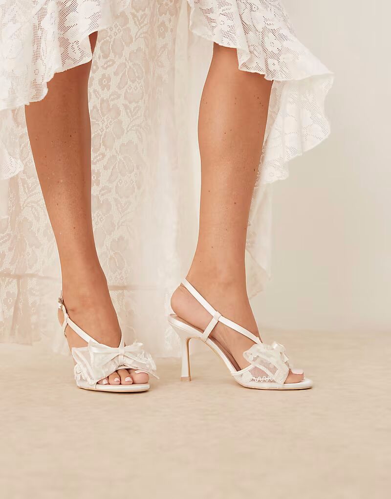 Босоножки Be Mine Bridal Dove на каблуке с кружевным бантом цвета слоновой кости