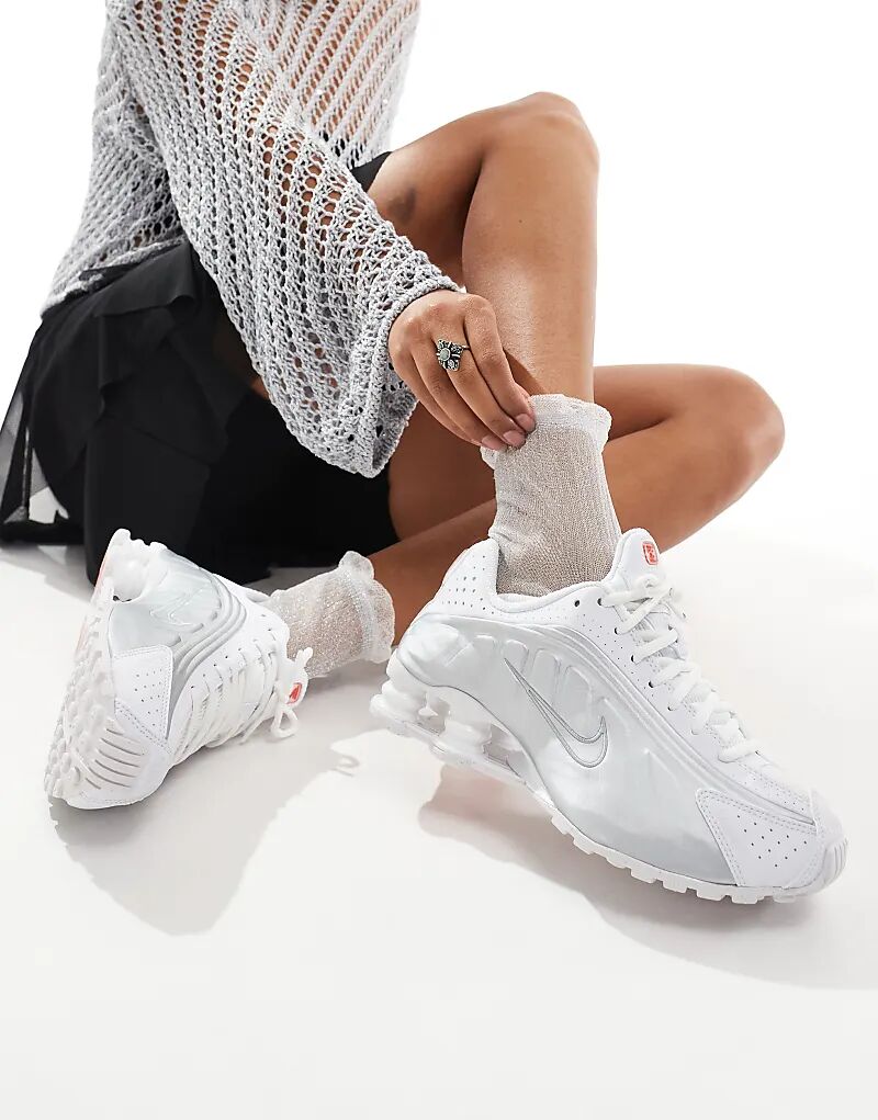 Кроссовки Shox R4 белого цвета Nike