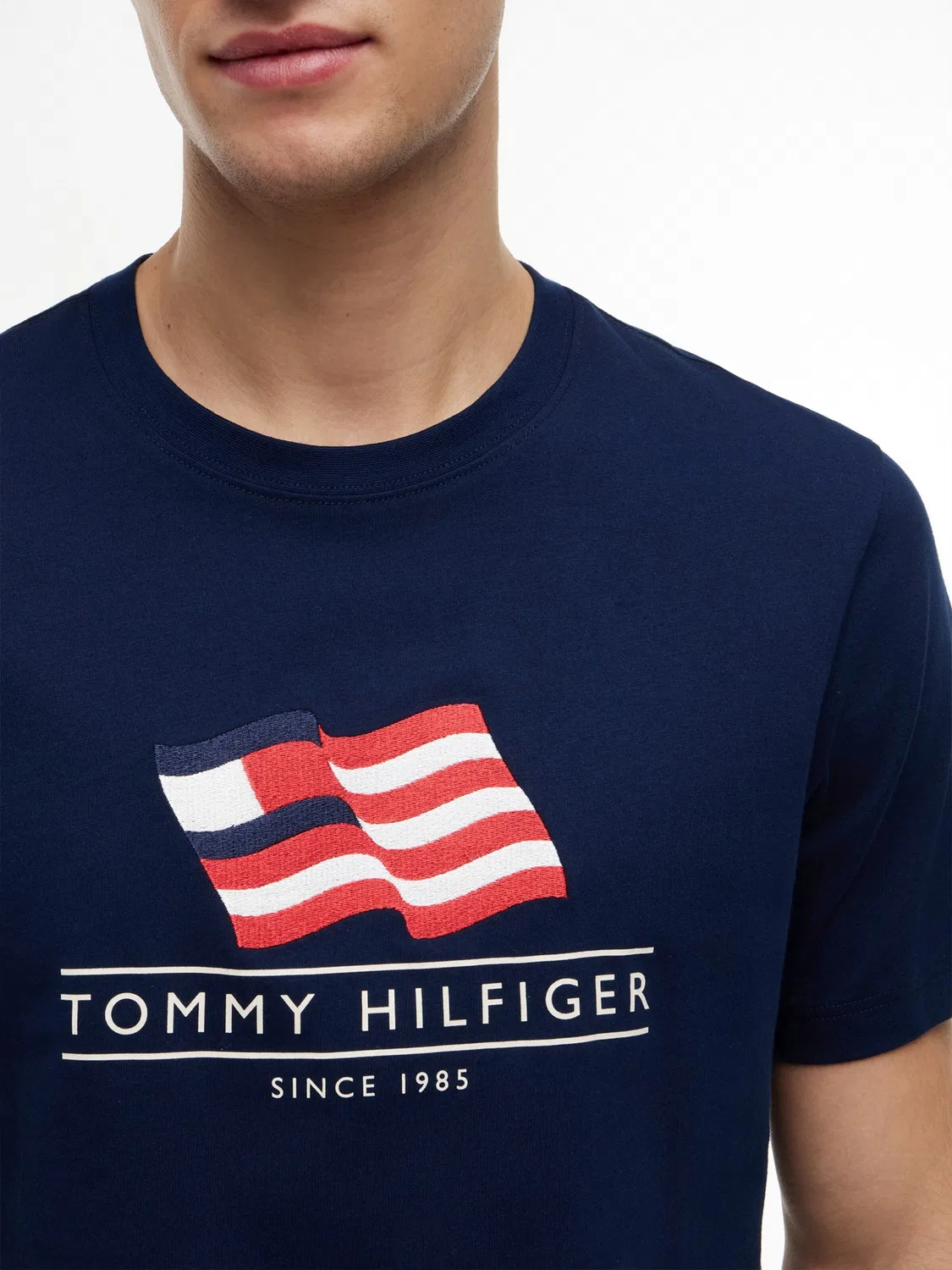 Футболка с надписью 'ГЛАВНЫЙ ФЛАГ' Tommy Hilfiger, Blue — фото 2