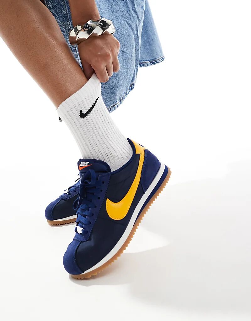Кроссовки Cortez TXT темно-синего и желтого цветов Nike