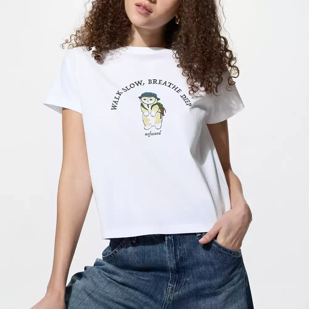 Футболка женская с принтом Mofusand UNIQLO белая — фото 4