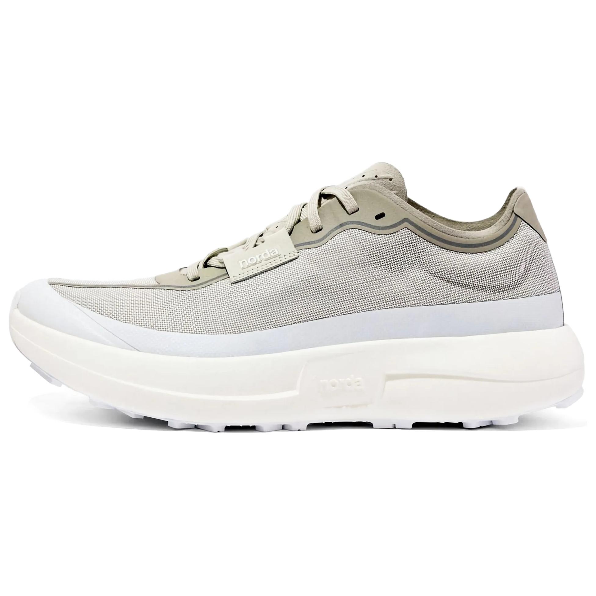 

Кроссовки Trail NORDA, экрю