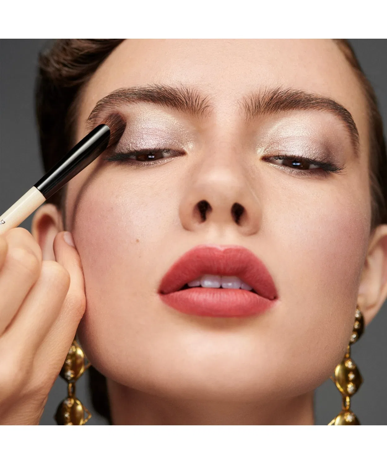 Кисть для теней двойная Bobbi Brown — фото 2