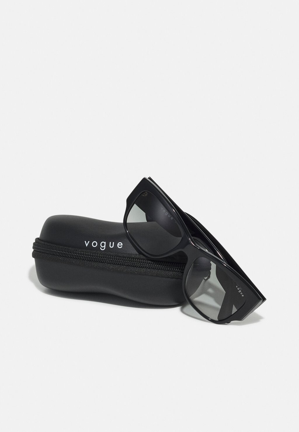 

Солнцезащитные очки VOGUE Eyewear, черные