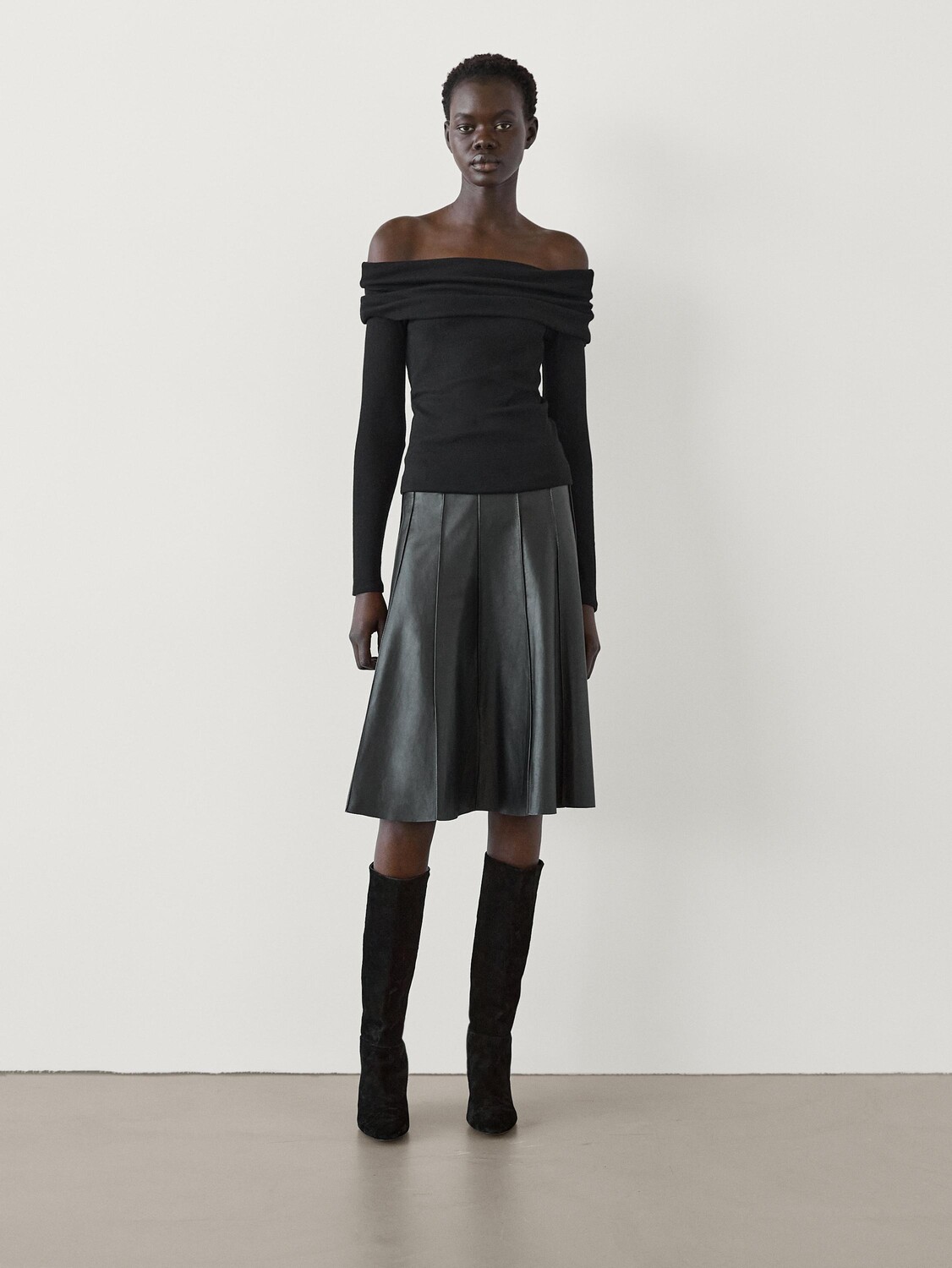 

Футболка с открытыми плечами из хлопковой смеси Massimo Dutti, черный