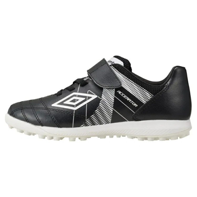Детские тренировочные бутсы Umbro Accerator SB JR Wide, черный, размер 23.0cm - 35 RU