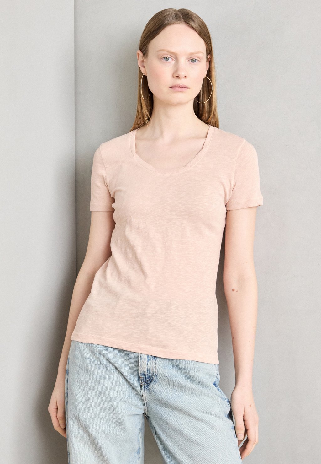 

Базовая футболка DEEP ROUND NECK TWISTED Marc O'Polo, светло-розовый