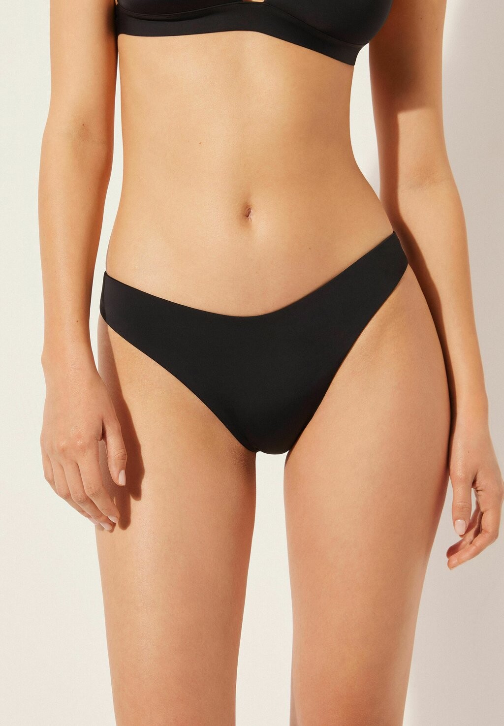 

Плавки бикини Calzedonia, цвет schwarz indonesia black