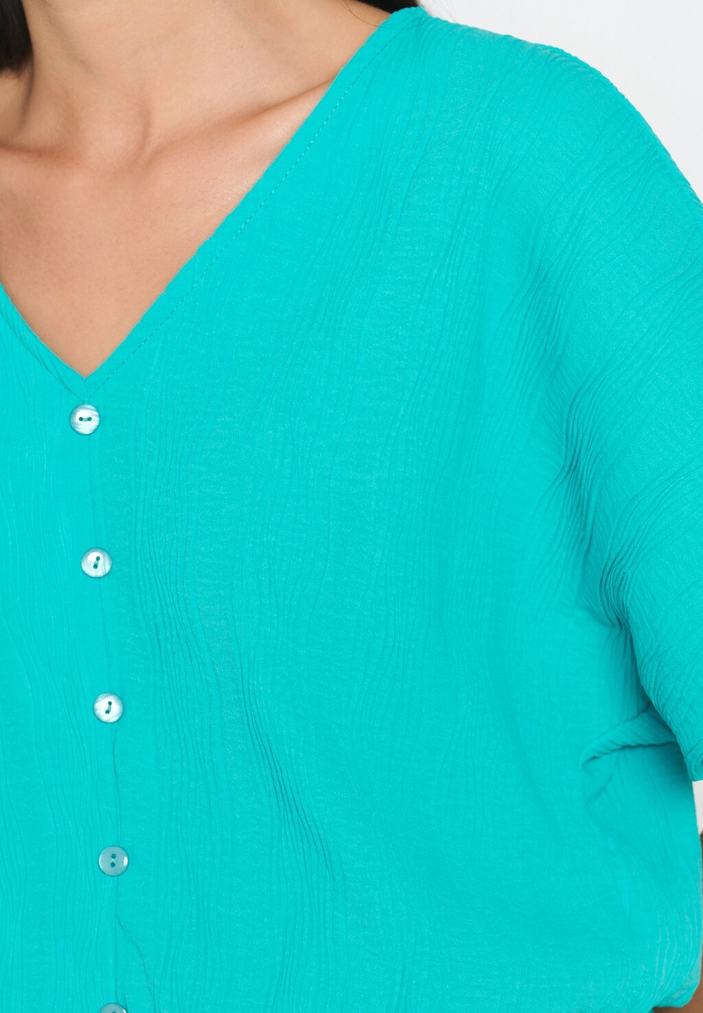 

Блуза WITH V-NECK LolaLiza, светло-голубой