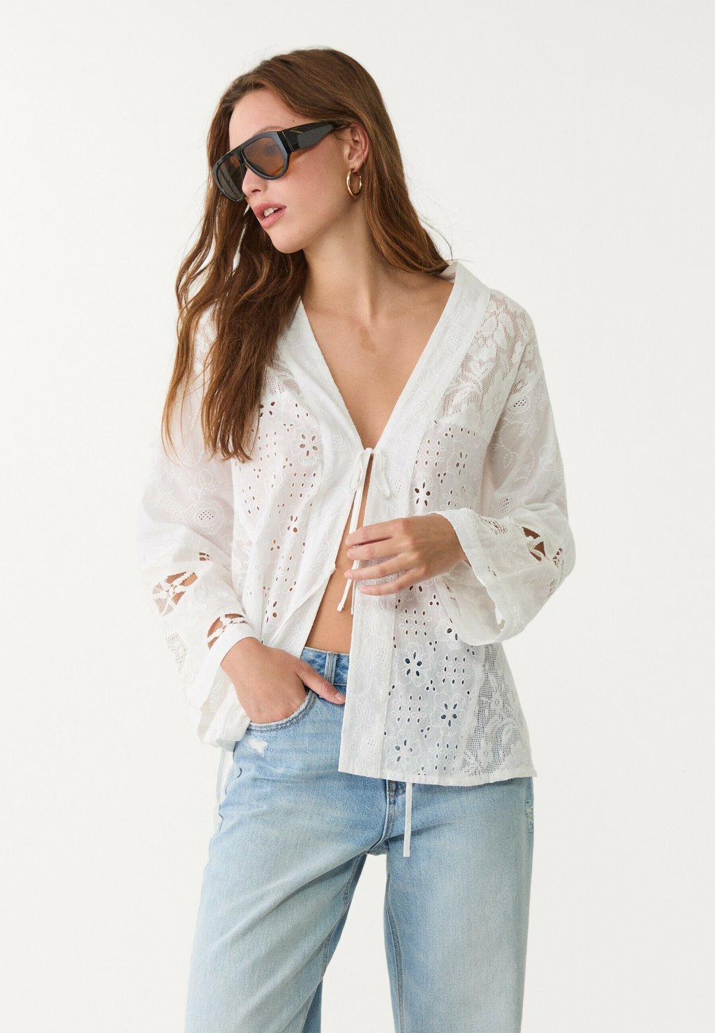

Летняя куртка EMBROIDERED PATCHWORK KIMONO Stradivarius, белый