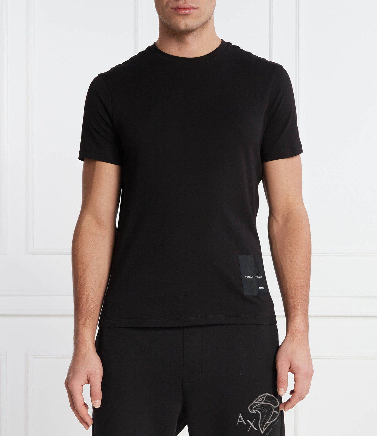 

Футболка Armani Exchange Regular Fit, черный