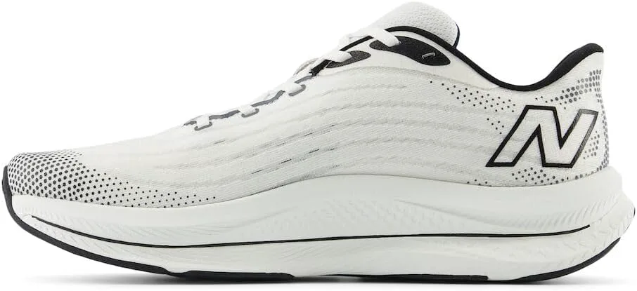 Мужские кроссовки для бега New Balance FuelCell Walker Elite V1, белый/черный — фото 2